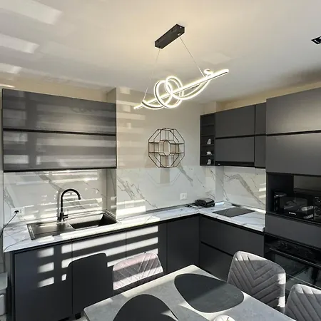 Luxe 2 *